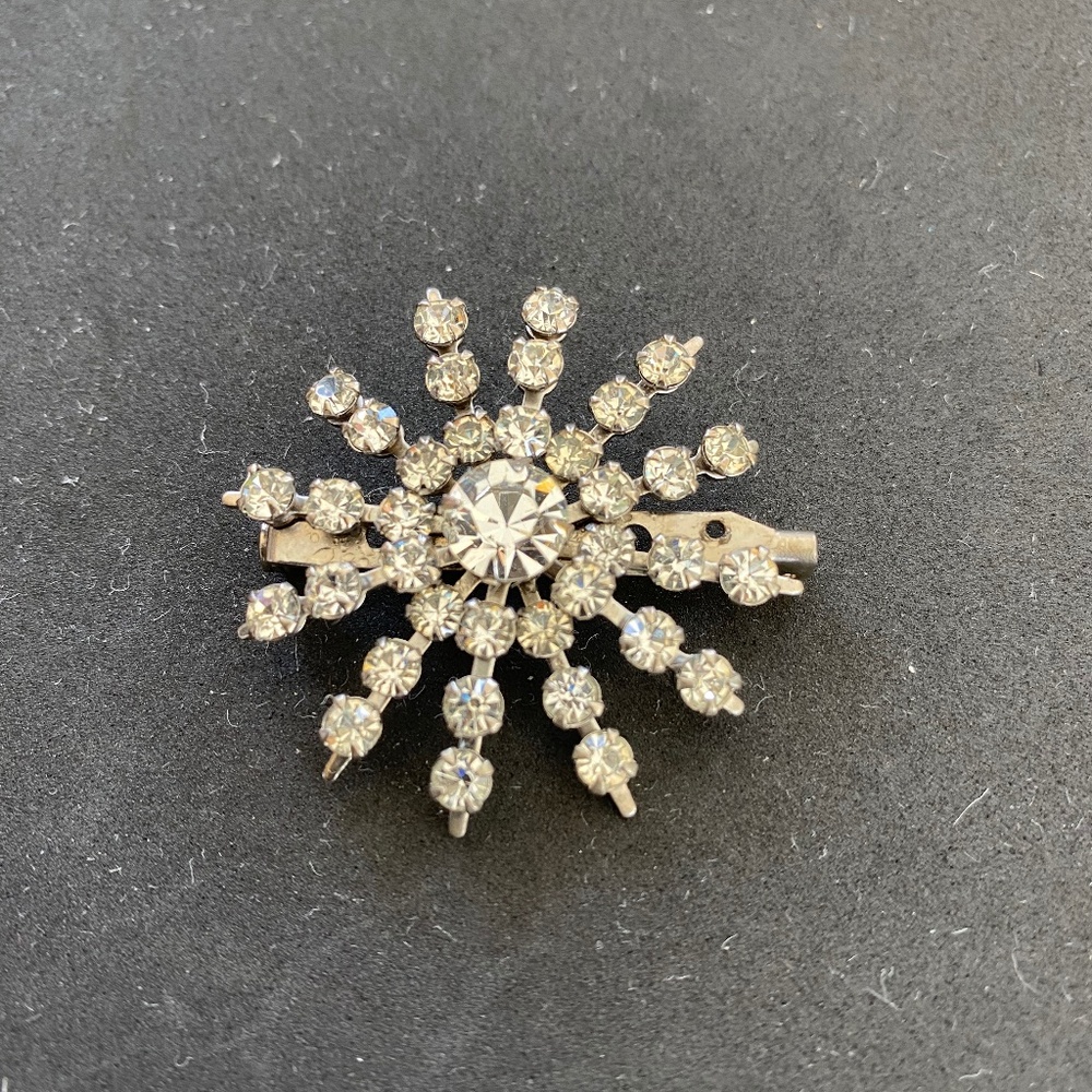 Vintage Clear Starburst Rhinestone Brooch